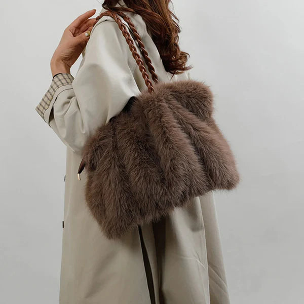 Tote Bag with a soft texture and chain strap